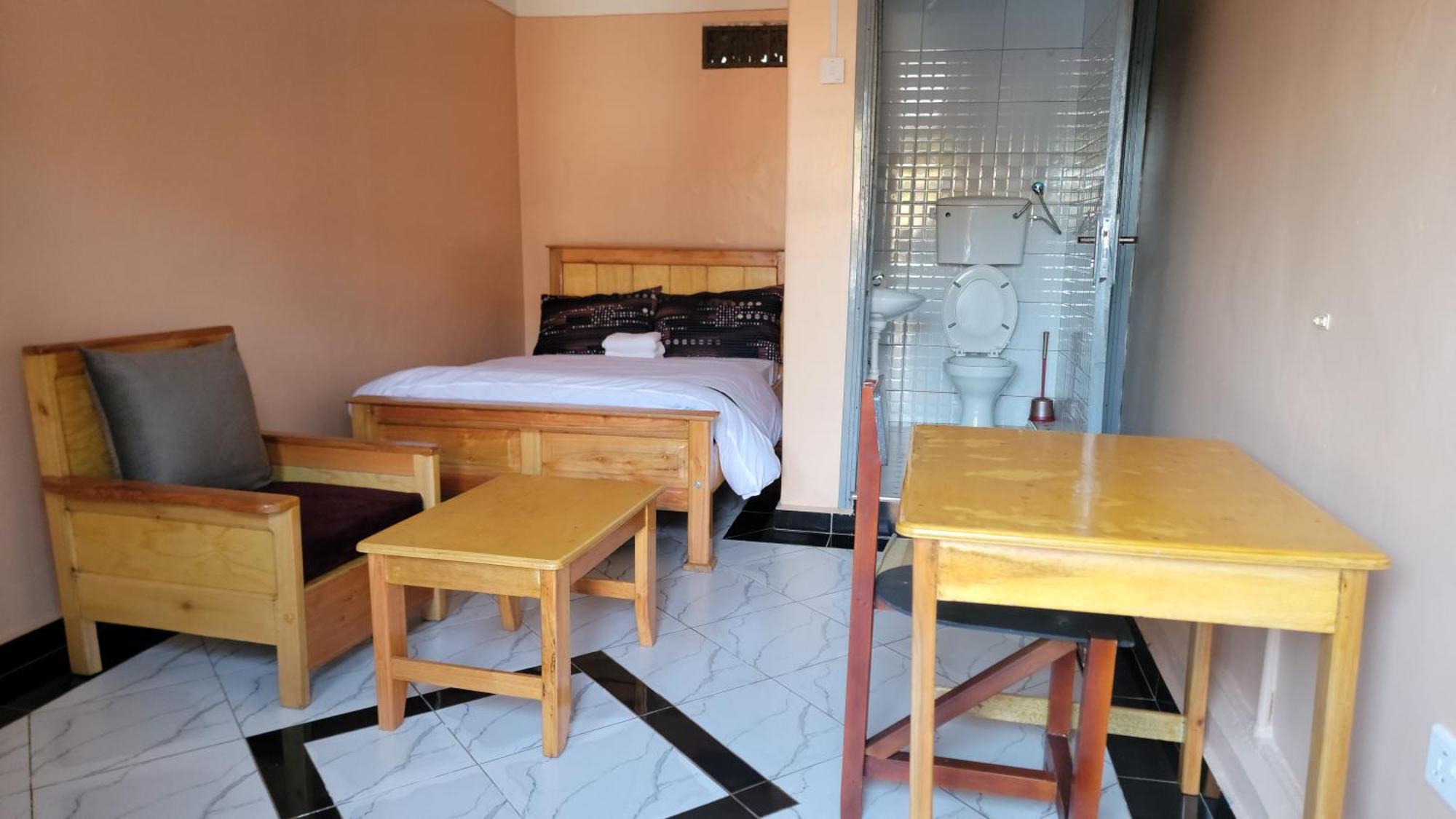 Bed and Breakfast Grassroots Cafe & Deli Masaka Экстерьер фото